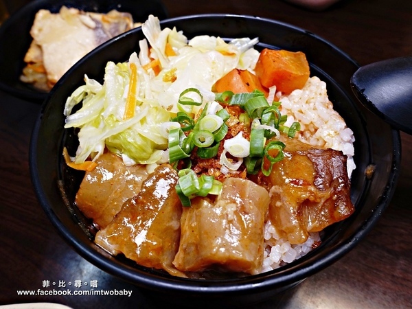 牛弁慶味噌牛肉專賣店:【捷運美食】牛弁慶 味噌牛肉專買店 隱藏在巷弄裡的平價美食 台日混血的特製拉麵 濃郁味噌+中式牛肉 顛覆您的味蕾!捷運大安站 牛弁慶味噌牛肉專賣店:【捷運美食】牛弁慶 味噌牛肉專買店 隱藏在巷弄裡的平價美食 台日混血的特製拉麵 濃郁味噌+中式牛肉 顛覆您的味蕾!捷運大安站