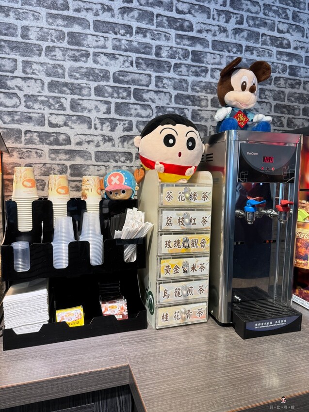 主打100%原肉加麵不加價 排餐120元起可享自助吧吃到飽 還免收服務費！