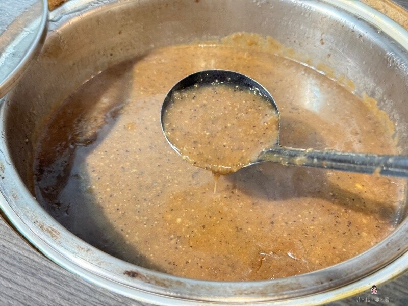 主打100%原肉加麵不加價 排餐120元起可享自助吧吃到飽 還免收服務費！