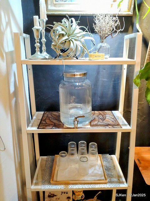 「給冷鴿手工甜點」(Desserts and coffee house), Taipei, Taiwan, SJKen , Jan 12, 2025. 「給冷鴿手工甜點」(Desserts and coffee house), Taipei, Taiwan, SJKen , Jan 12, 2025.