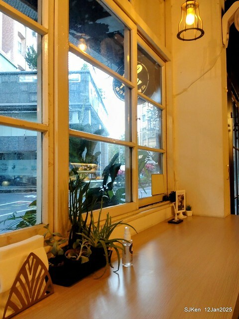 「給冷鴿手工甜點」(Desserts and coffee house), Taipei, Taiwan, SJKen , Jan 12, 2025. 「給冷鴿手工甜點」(Desserts and coffee house), Taipei, Taiwan, SJKen , Jan 12, 2025.