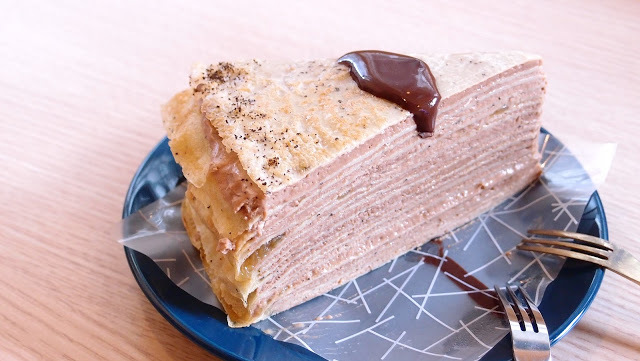 藍伯爵千層，楓糖肉桂捲：給冷鴿手作甜點