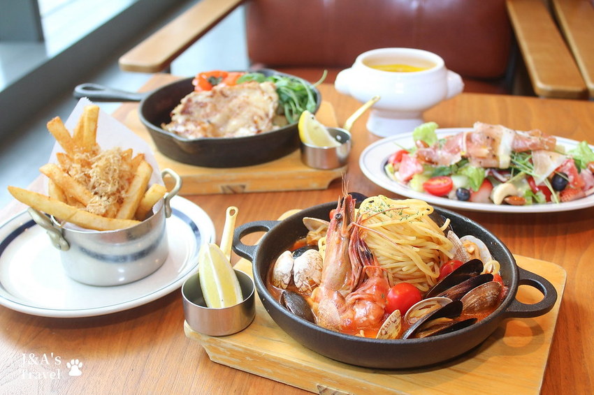 喧囂城市中的靜謐一隅,來自日本的和風洋食,甜點、美食、書香、美景一次擁有!Wired Tokyo信義店 @J&A的旅行