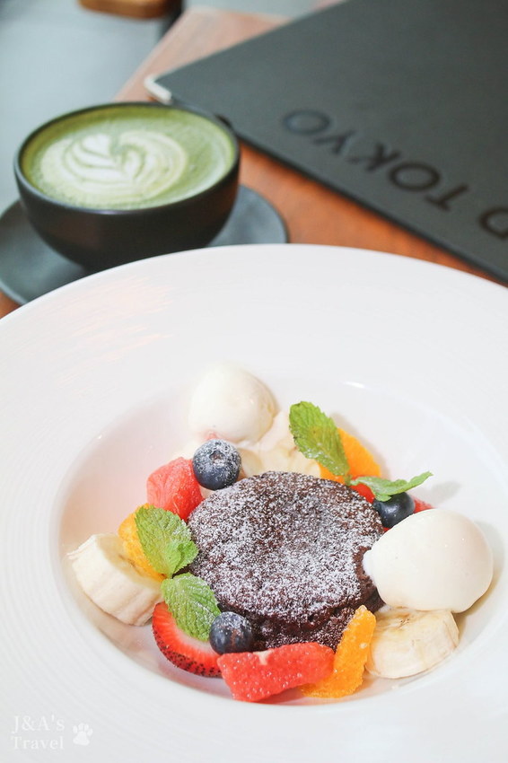 喧囂城市中的靜謐一隅,來自日本的和風洋食,甜點、美食、書香、美景一次擁有!Wired Tokyo信義店 @J&A的旅行