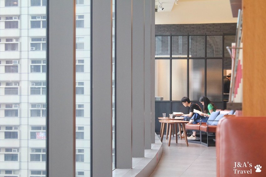 喧囂城市中的靜謐一隅,來自日本的和風洋食,甜點、美食、書香、美景一次擁有!Wired Tokyo信義店 @J&A的旅行