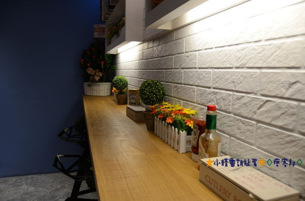 ※寵物友善餐廳※台北市跑飯店(已歇業)～★小精靈胡扯蛋★為毛小孩及拔拔麻麻設計的跑飯店寵物餐廳2015.06.13