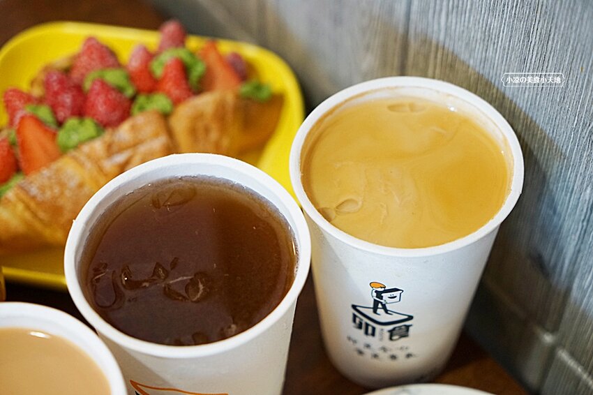 台中版丹丹漢堡就在這!超高人氣早午餐,超澎湃浮誇龍舟麵線、莓好可頌只有在豐原店才吃的到唷!!