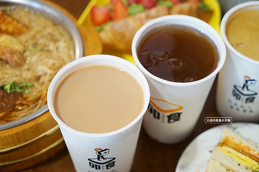 台中版丹丹漢堡就在這!超高人氣早午餐,超澎湃浮誇龍舟麵線、莓好可頌只有在豐原店才吃的到唷!!