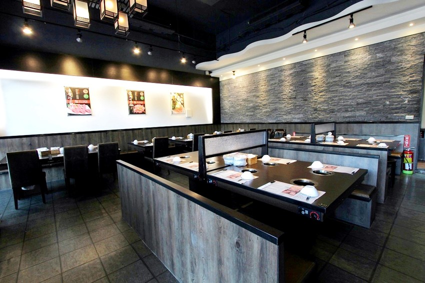 台中西屯,八方悅精緻鍋物,主打將軍綜合海陸鍋~整艘船的海鮮搭肉盤,500元還有找!也有蔬食鍋哦.... - 微笑Joe幸運