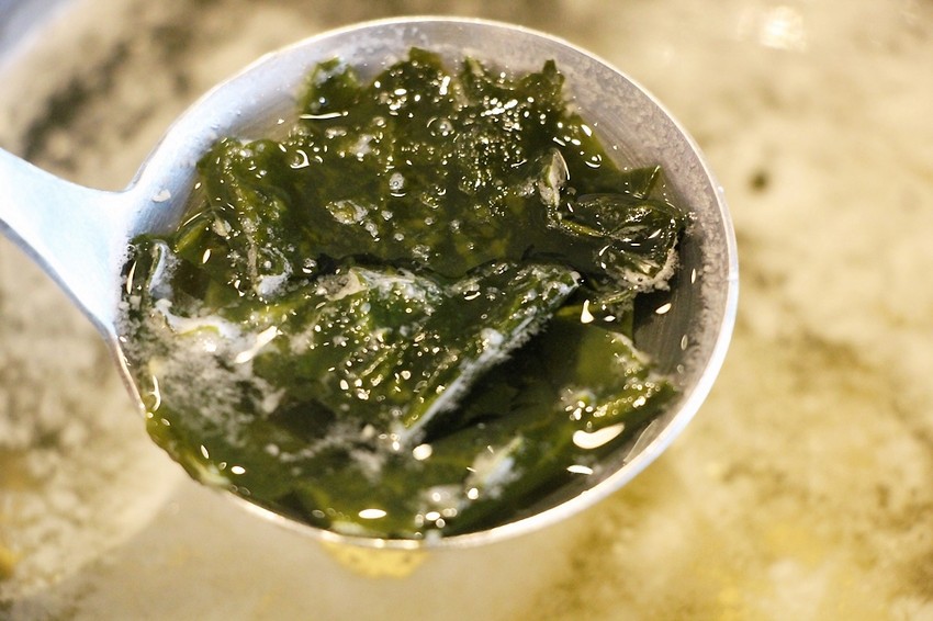 台中西屯,八方悅精緻鍋物,主打將軍綜合海陸鍋~整艘船的海鮮搭肉盤,500元還有找!也有蔬食鍋哦.... - 微笑Joe幸運