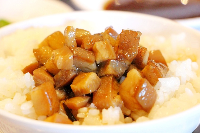 台中西屯,八方悅精緻鍋物,主打將軍綜合海陸鍋~整艘船的海鮮搭肉盤,500元還有找!也有蔬食鍋哦.... - 微笑Joe幸運