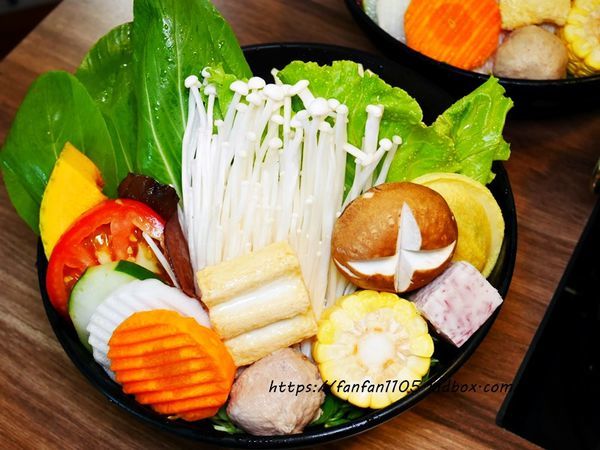 【中和火鍋】瀧厚鍋物-台北景平店 #50盎司重量級肉品 #99元和牛 #厚切肉品 #平價高級肉專售 (18).JPG