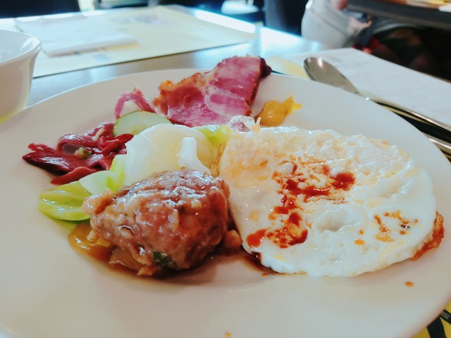 食記 宜蘭悅川酒店羅琳西餐廳 晚餐+早餐 烤鴨跟牛排是重點菜色阿