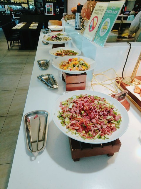 食記 宜蘭悅川酒店羅琳西餐廳 晚餐+早餐 烤鴨跟牛排是重點菜色阿