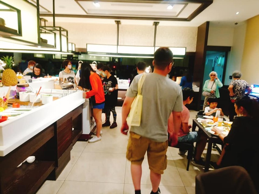 食記 宜蘭悅川酒店羅琳西餐廳 晚餐+早餐 烤鴨跟牛排是重點菜色阿