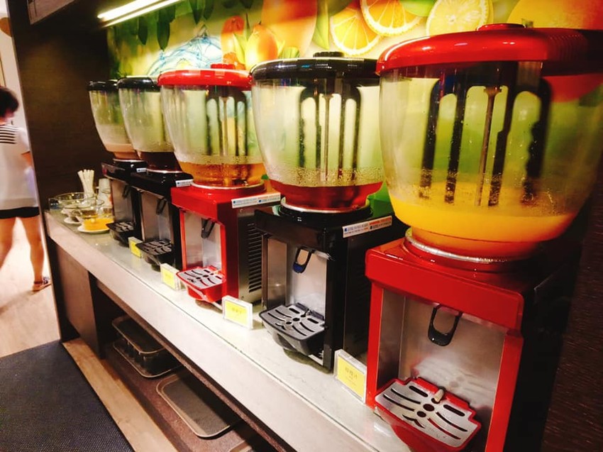 食記 宜蘭悅川酒店羅琳西餐廳 晚餐+早餐 烤鴨跟牛排是重點菜色阿