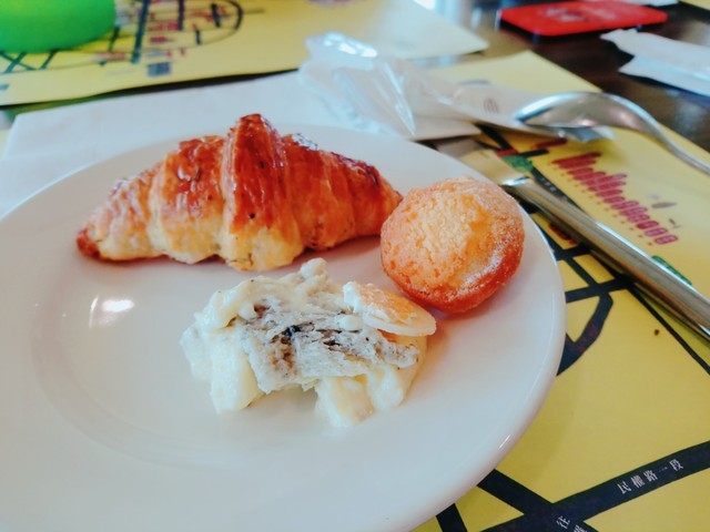 食記 宜蘭悅川酒店羅琳西餐廳 晚餐+早餐 烤鴨跟牛排是重點菜色阿