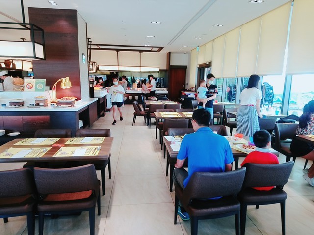 食記 宜蘭悅川酒店羅琳西餐廳 晚餐+早餐 烤鴨跟牛排是重點菜色阿