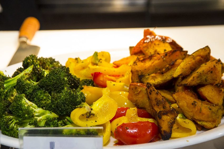 【宜蘭美食】宜蘭悅川酒店羅琳西餐廳～中西式料理百匯佳餚，友善親子餐廳，120公分以下兒童免費