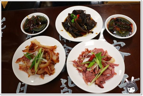 豐富旺極品魯肉飯：[食記]►台中豐原區◄豐富旺極品魯肉飯/魯肉飯/九層塔餛飩湯/泡椒皮蛋/煙燻豬頭皮/蔗香鴨賞/石花凍飲