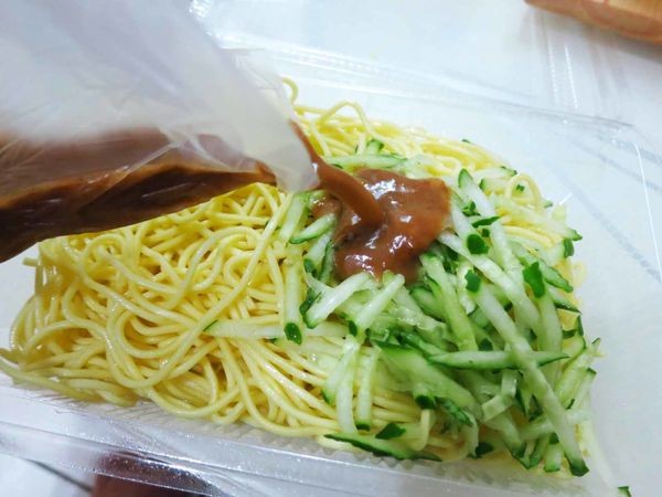 【蘆洲美食】許多涼麵-份量大又美味的24小時涼麵店