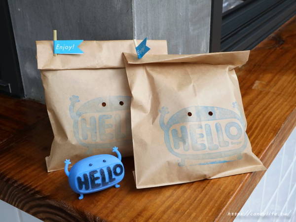 HELLO Burger:台中美食│HELLO Burger〃可愛漢堡堡搬新家,還有超可愛hello雞蛋糕新登場~