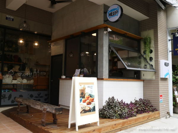 HELLO Burger:台中美食│HELLO Burger〃可愛漢堡堡搬新家,還有超可愛hello雞蛋糕新登場~