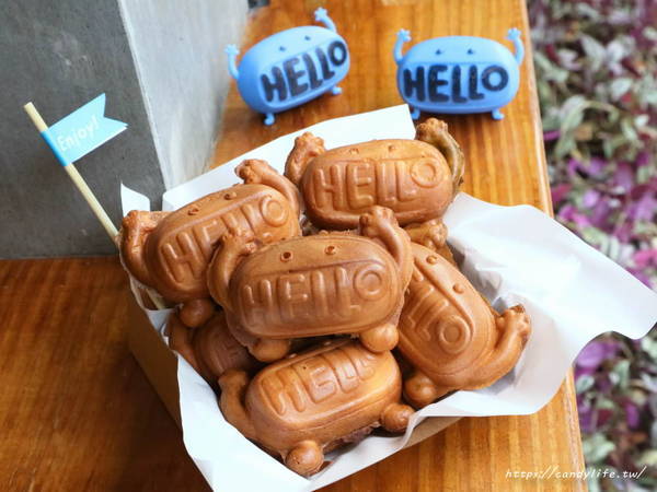 HELLO Burger:台中美食│HELLO Burger〃可愛漢堡堡搬新家,還有超可愛hello雞蛋糕新登場~