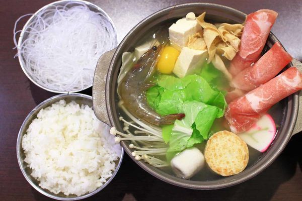 【台北美食】平日用餐時間也座無虛席,滿滿都是人潮的超強店家!顛覆你舊有印象的超強美食店家!三媽臭臭鍋新光店