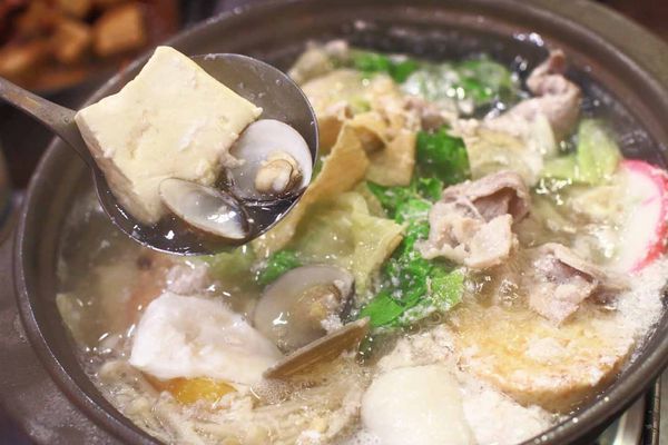【台北美食】平日用餐時間也座無虛席,滿滿都是人潮的超強店家!顛覆你舊有印象的超強美食店家!三媽臭臭鍋新光店