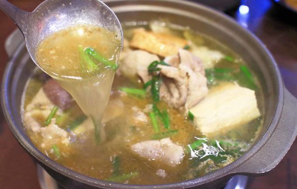 【台北美食】平日用餐時間也座無虛席,滿滿都是人潮的超強店家!顛覆你舊有印象的超強美食店家!三媽臭臭鍋新光店