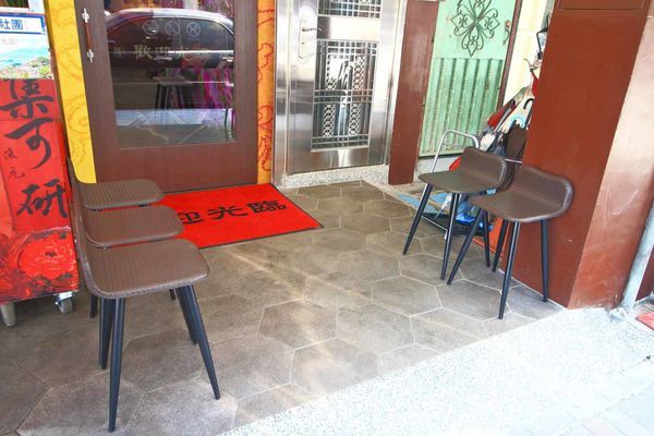 【台北美食】平日用餐時間也座無虛席,滿滿都是人潮的超強店家!顛覆你舊有印象的超強美食店家!三媽臭臭鍋新光店