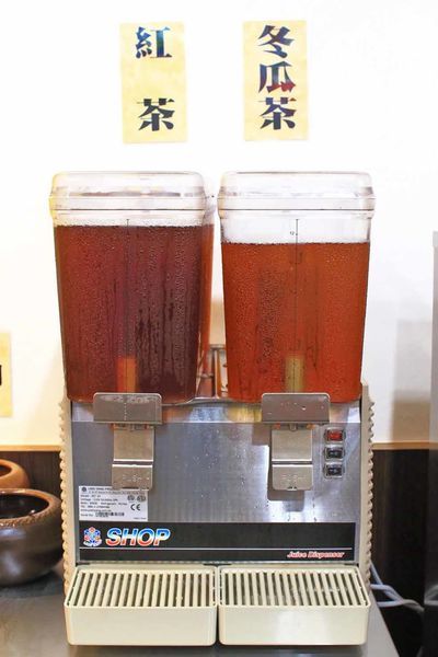 【台北美食】平日用餐時間也座無虛席,滿滿都是人潮的超強店家!顛覆你舊有印象的超強美食店家!三媽臭臭鍋新光店