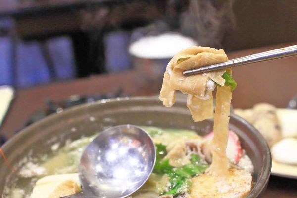 【台北美食】平日用餐時間也座無虛席,滿滿都是人潮的超強店家!顛覆你舊有印象的超強美食店家!三媽臭臭鍋新光店