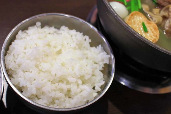 【台北美食】平日用餐時間也座無虛席,滿滿都是人潮的超強店家!顛覆你舊有印象的超強美食店家!三媽臭臭鍋新光店