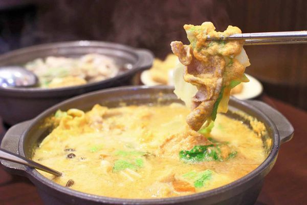【台北美食】平日用餐時間也座無虛席,滿滿都是人潮的超強店家!顛覆你舊有印象的超強美食店家!三媽臭臭鍋新光店