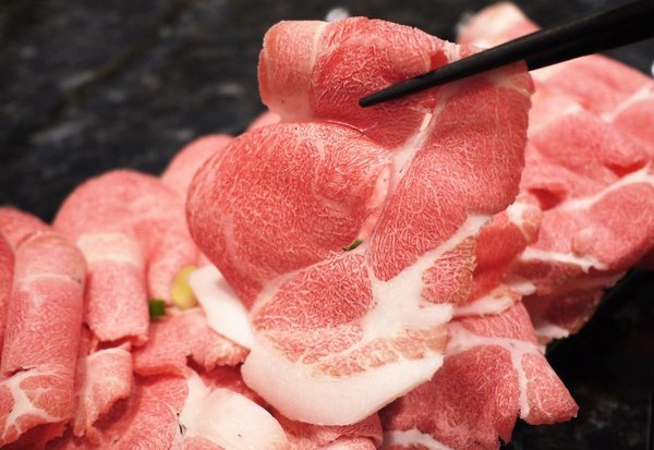 小鮮肉涮涮屋：【永春站火鍋推薦】小鮮肉涮涮屋 頂級肉品 / 海鮮 . 超狂超澎湃 