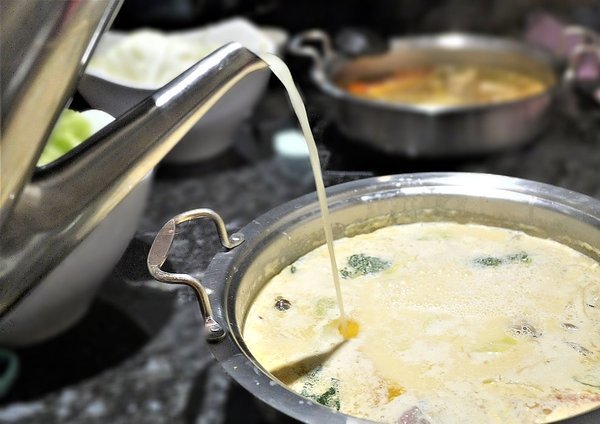 小鮮肉涮涮屋：【永春站火鍋推薦】小鮮肉涮涮屋 頂級肉品 / 海鮮 . 超狂超澎湃 