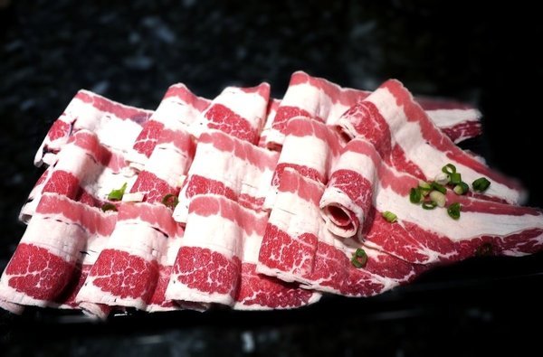 小鮮肉涮涮屋：【永春站火鍋推薦】小鮮肉涮涮屋 頂級肉品 / 海鮮 . 超狂超澎湃 