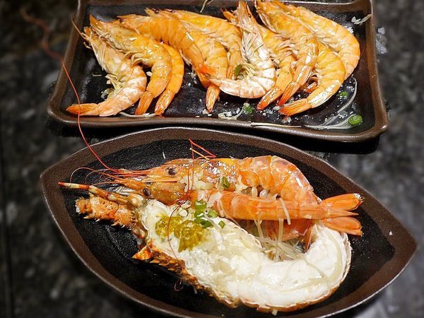 小鮮肉涮涮屋：【永春站火鍋推薦】小鮮肉涮涮屋 頂級肉品 / 海鮮 . 超狂超澎湃 