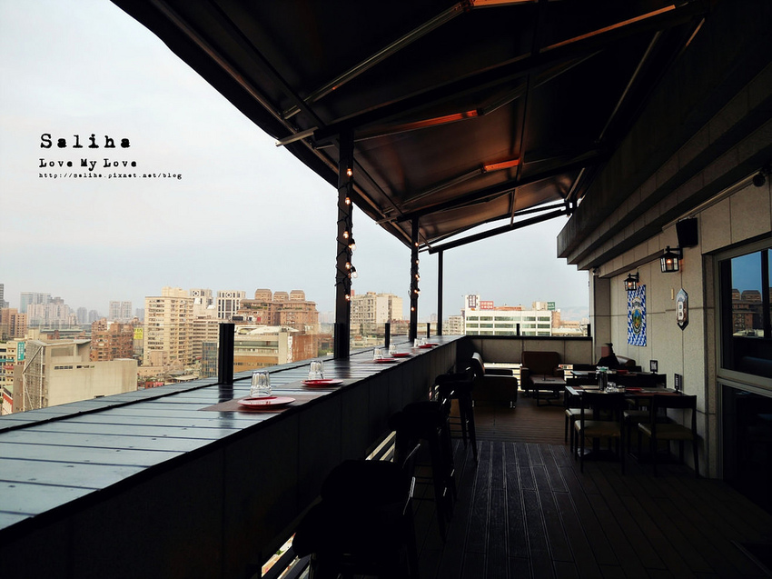 板橋府中站附近氣氛好浪漫約會餐廳美食推薦ABV閣樓餐酒館義大利麵沙拉啤酒 (5)