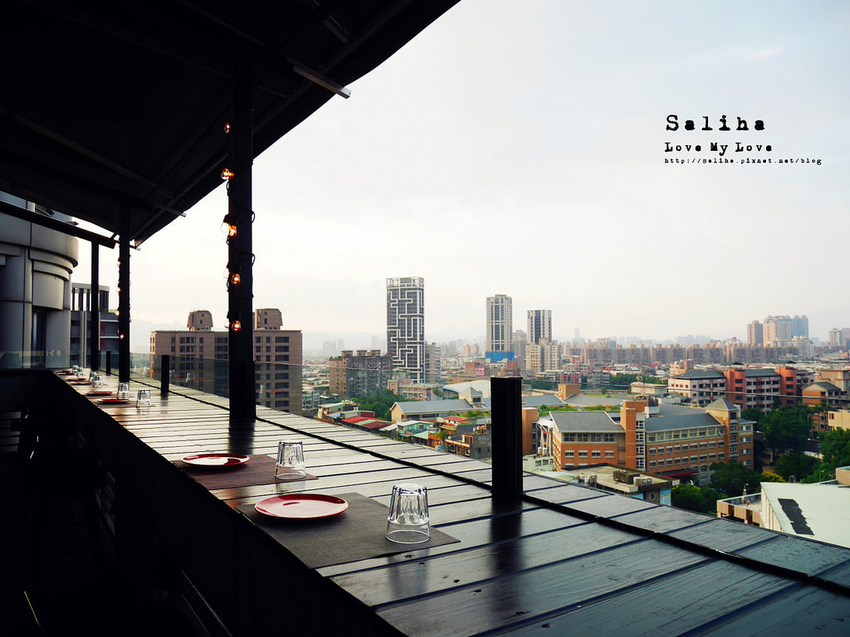 板橋府中站附近氣氛好浪漫約會餐廳美食推薦ABV閣樓餐酒館義大利麵沙拉啤酒 (7)