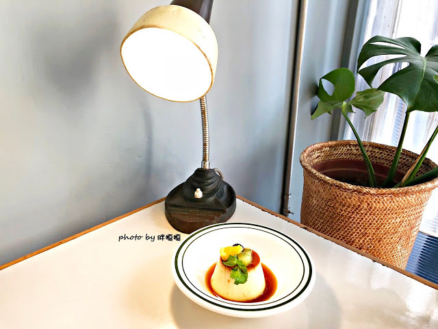 【嘉義 西區】Archers Kitchen 弓箭手♐ 巷弄老宅甜點，不只甜點美味，更能在此感受屋內光影變化，多麼美好的愜意午後，滿足味蕾與視覺享受 💕 💕 💕