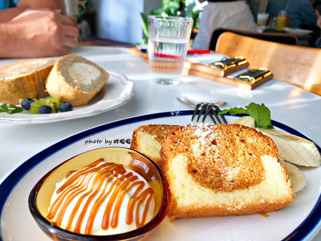 【嘉義 西區】Archers Kitchen 弓箭手♐ 巷弄老宅甜點，不只甜點美味，更能在此感受屋內光影變化，多麼美好的愜意午後，滿足味蕾與視覺享受 💕 💕 💕