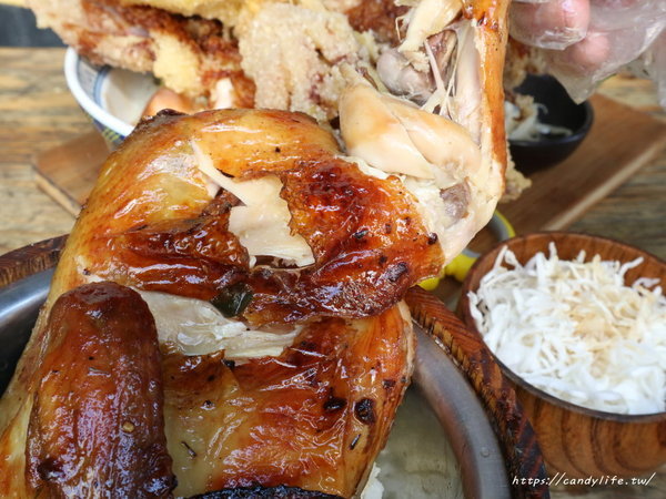 安和明：台中美食│安和明 肉食主義〃台中超浮誇丼飯！肉多多到看不見白飯，內用高麗菜絲、小菜、飲料無限續～