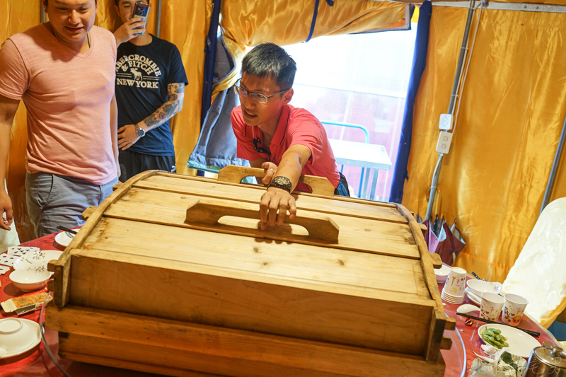 [桃園中壢美食]龍岡蒸籠宴-台灣居然也有蒙古包餐廳 吃飯經驗超特別 2019新菜單 蒸籠宴不只有清蒸海鮮 南瓜炊飯超合我的味 親子遊戲區/停車場