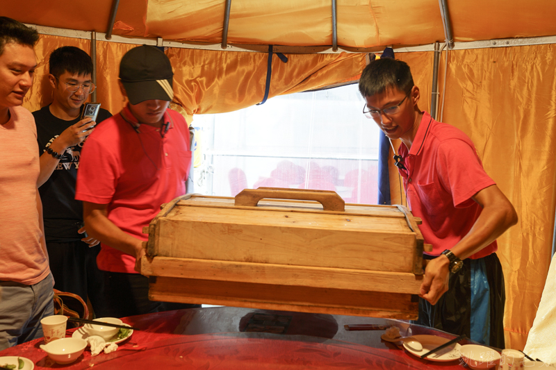 [桃園中壢美食]龍岡蒸籠宴-台灣居然也有蒙古包餐廳 吃飯經驗超特別 2019新菜單 蒸籠宴不只有清蒸海鮮 南瓜炊飯超合我的味 親子遊戲區/停車場