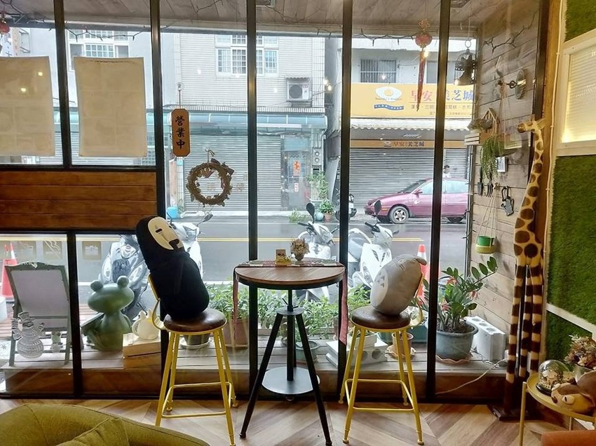 桃園蘆竹美食-樂。食光-小巧可愛龍貓的店，假日才能吃到甜甜的切片蛋糕 @民宿女王芽月-美食.旅遊.全台趴趴走