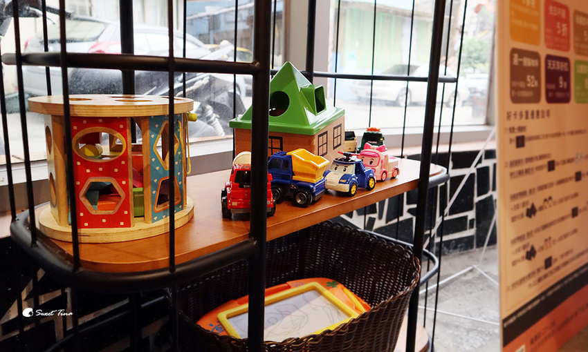 【食記.基隆仁愛】漾漾好時餐廳基隆店 - 親子餐廳 / 義式料理 / Diy Pizza或鬆餅 ღ鄰近基隆廟口.海洋廣場ღ