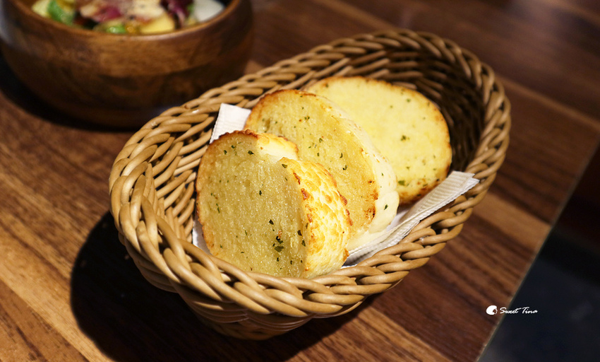 【食記.基隆仁愛】漾漾好時餐廳基隆店 - 親子餐廳 / 義式料理 / Diy Pizza或鬆餅 ღ鄰近基隆廟口.海洋廣場ღ